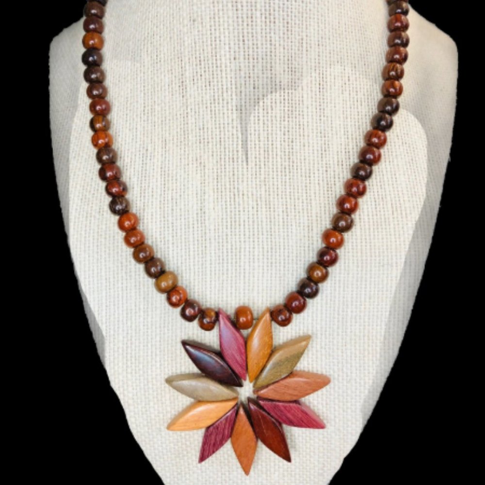 Wooden necklace Hand made from Costa Rica